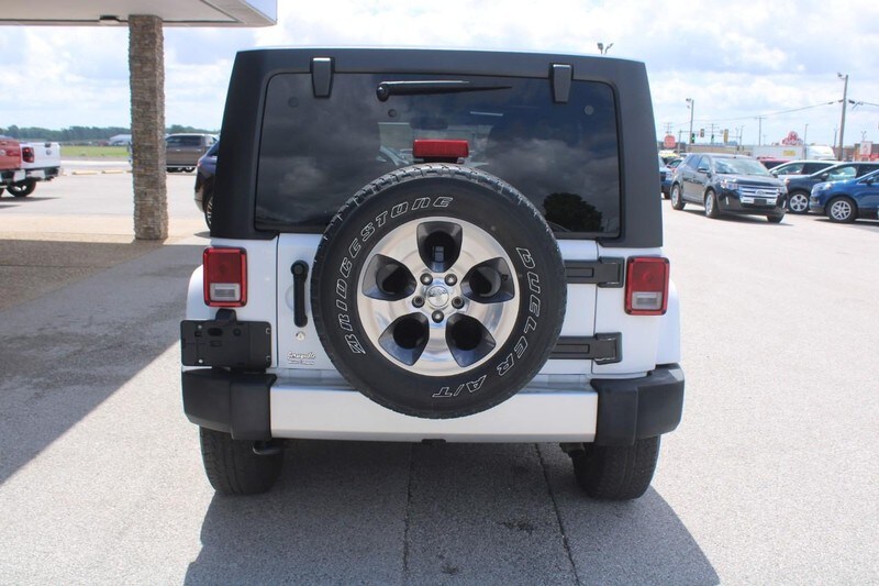 2018 Jeep Wrangler Unlimited Sahara photo 4