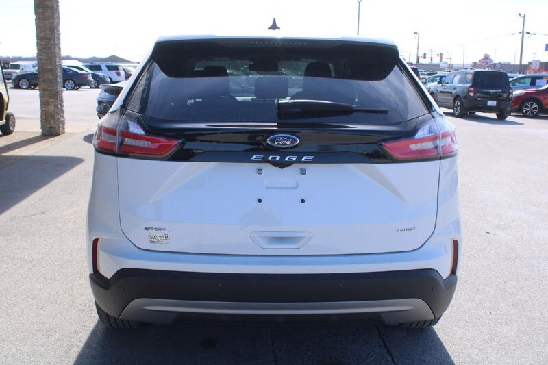 2023 Ford Edge SEL photo 4