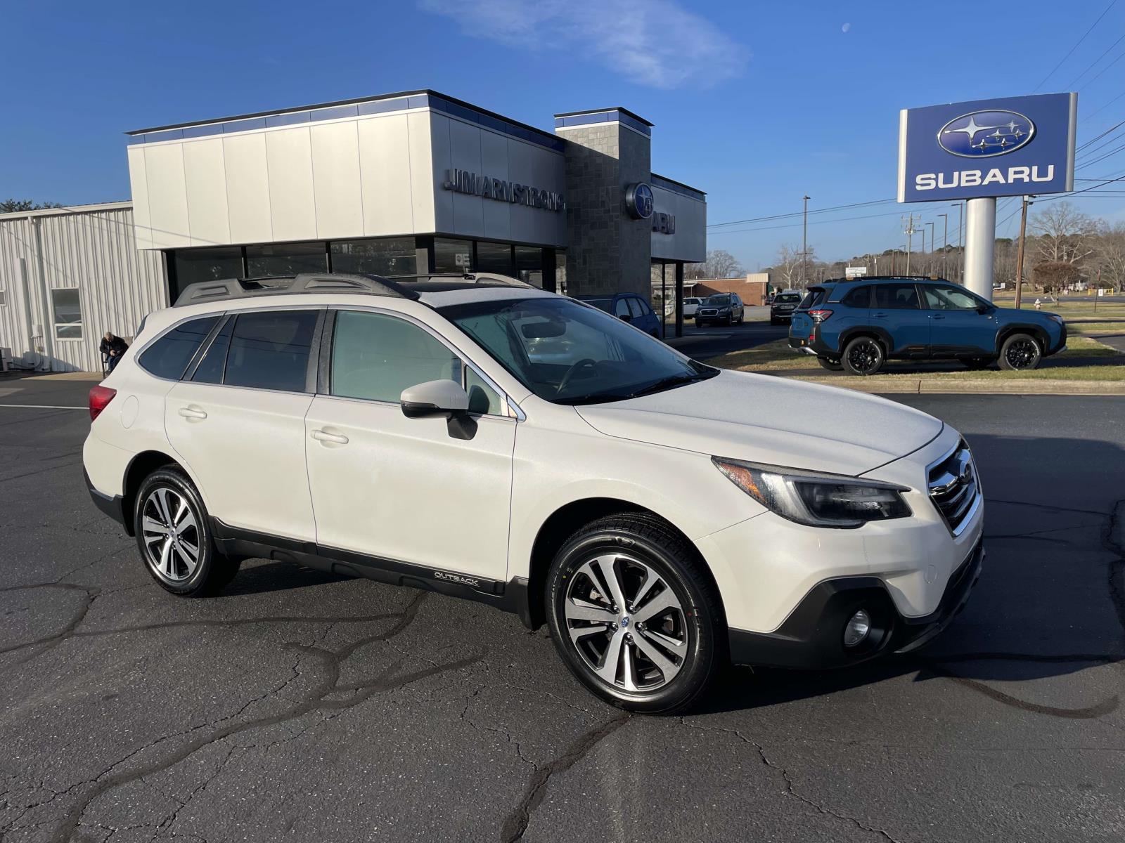 2018 Subaru Outback Limited's photo