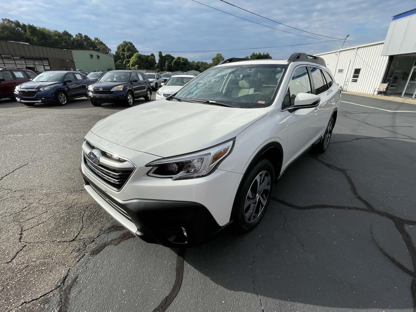 2022 Subaru Outback Limited photo 2