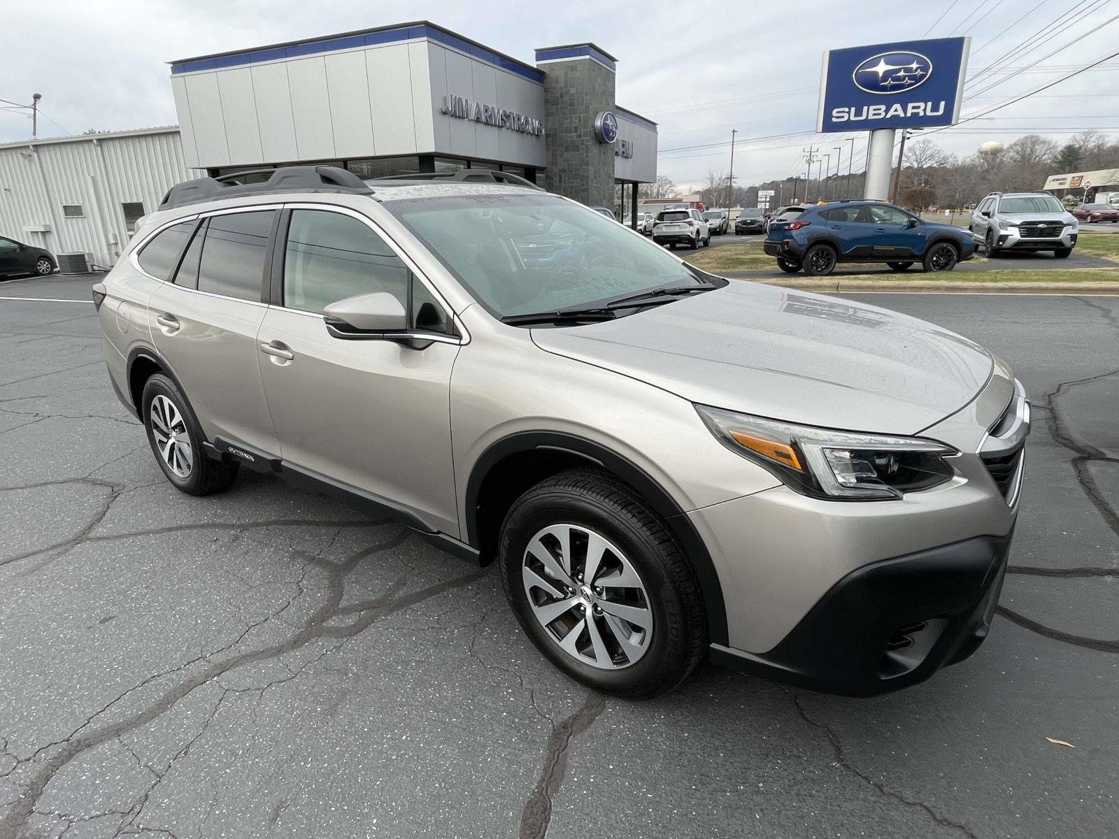 2020 Subaru Outback Premium's photo