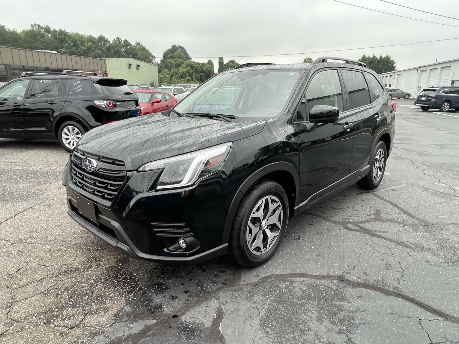 2024 Subaru Forester Premium photo 3