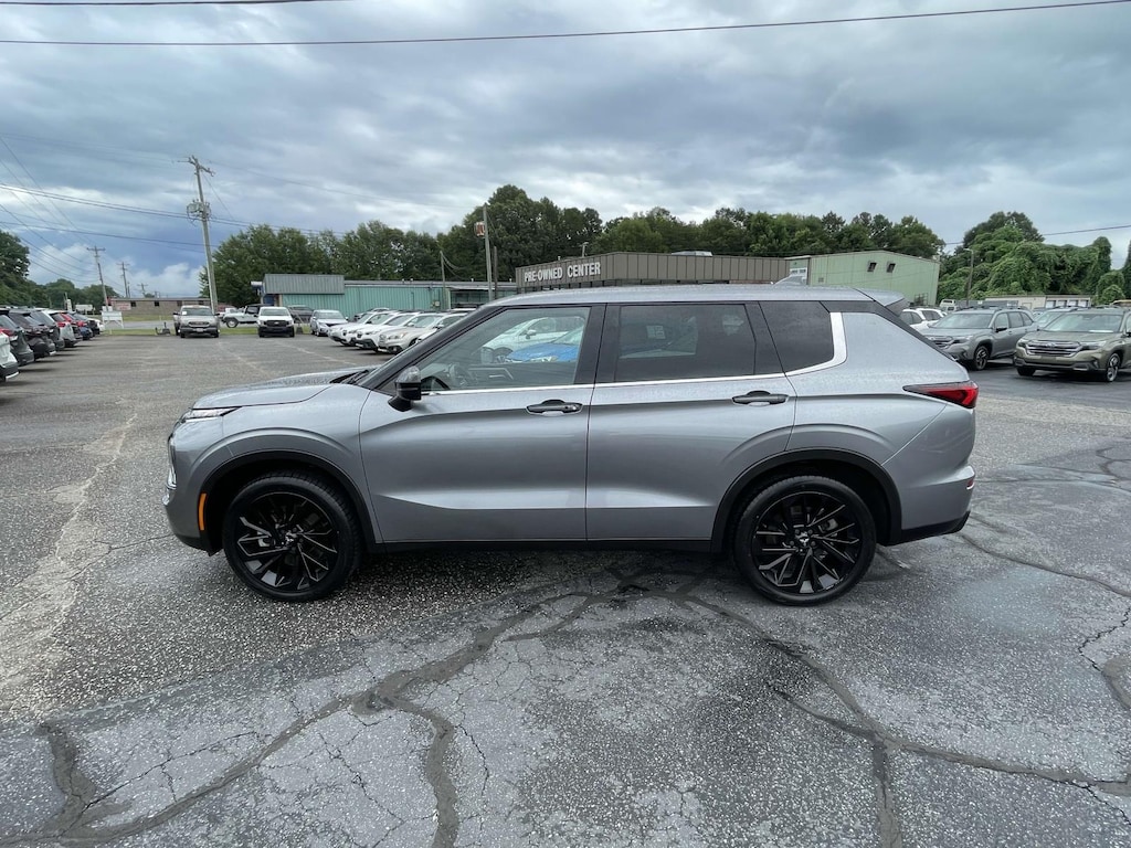 Used 2022 Mitsubishi Outlander Black Edition FWD Sport Utility