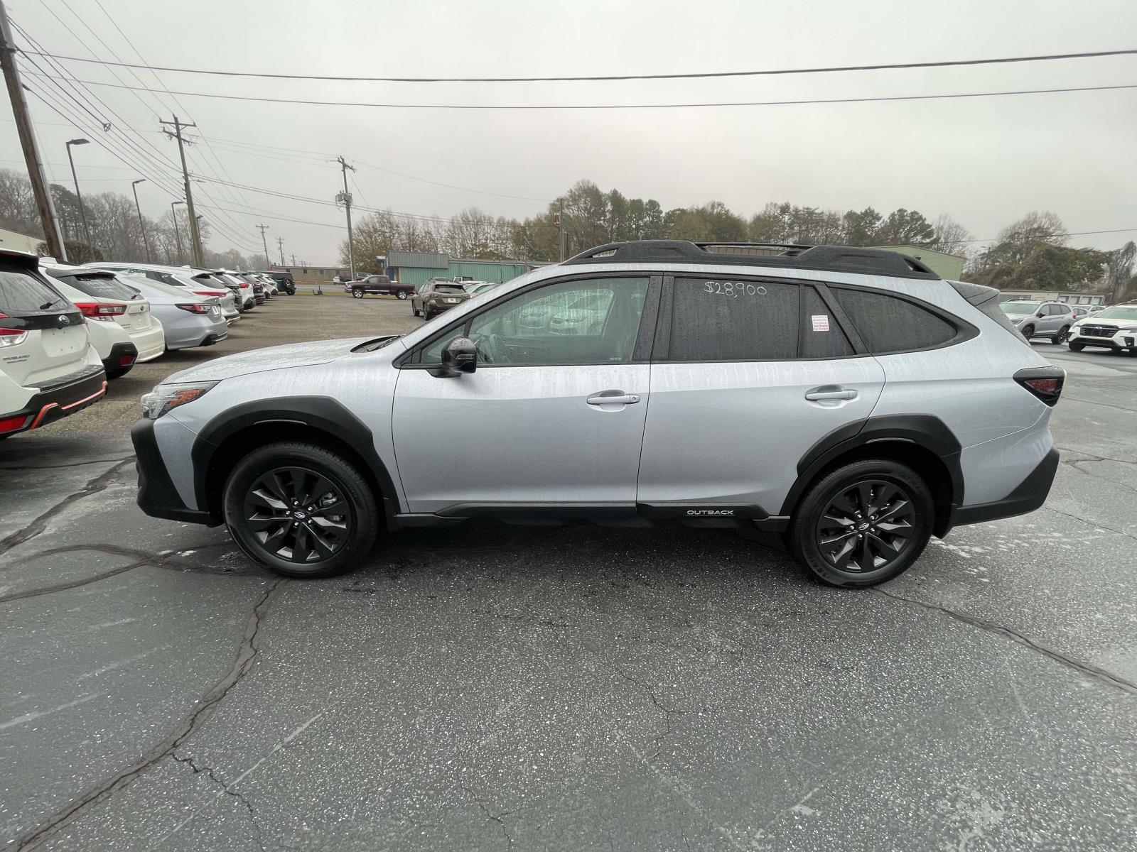 2023 Subaru Outback Onyx Edition photo 3