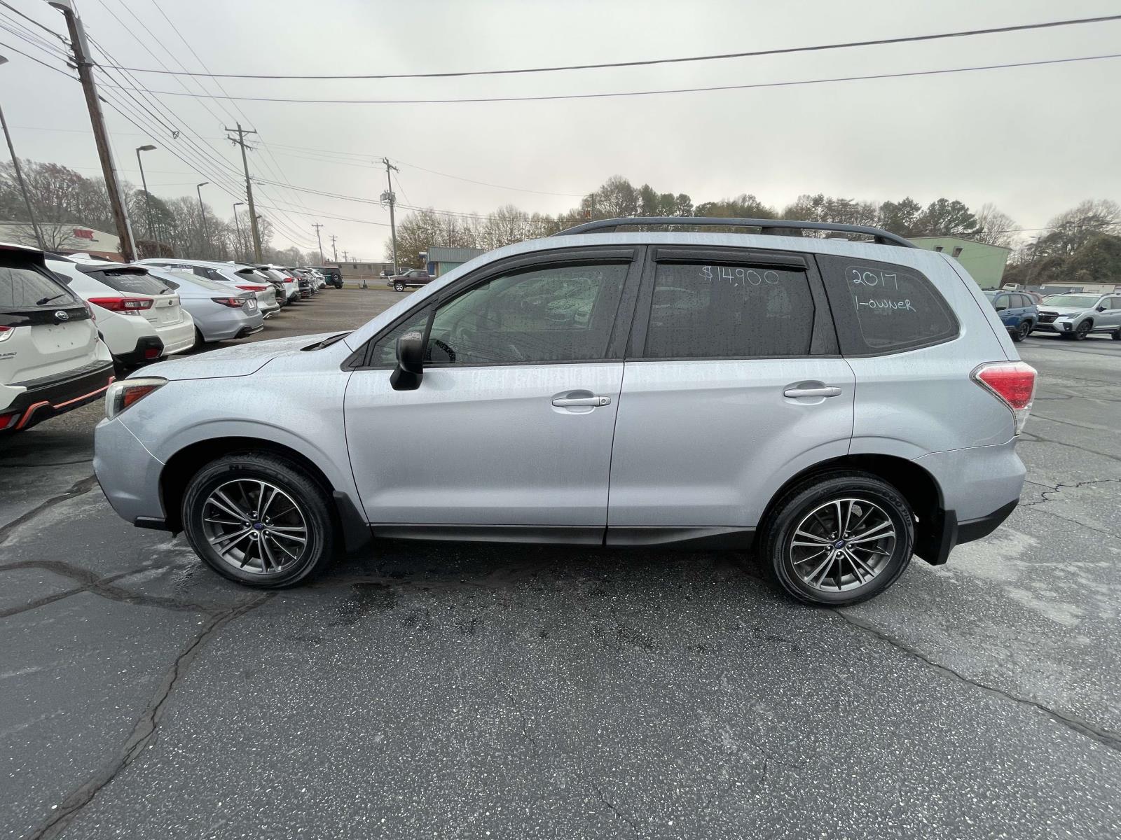 2017 Subaru Forester 2.5i photo 4