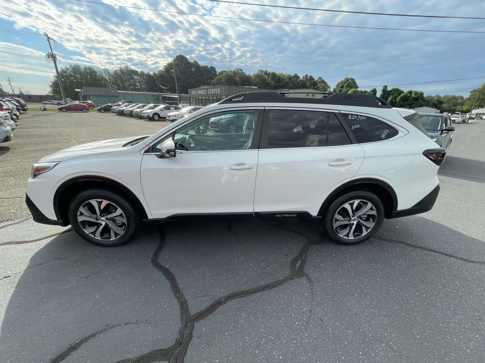 2022 Subaru Outback Limited photo 3