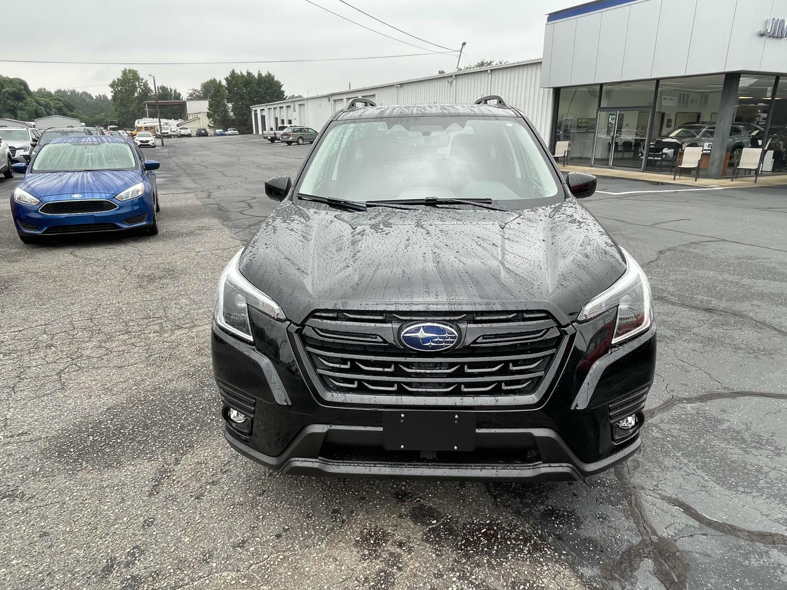 2024 Subaru Forester Premium photo 2