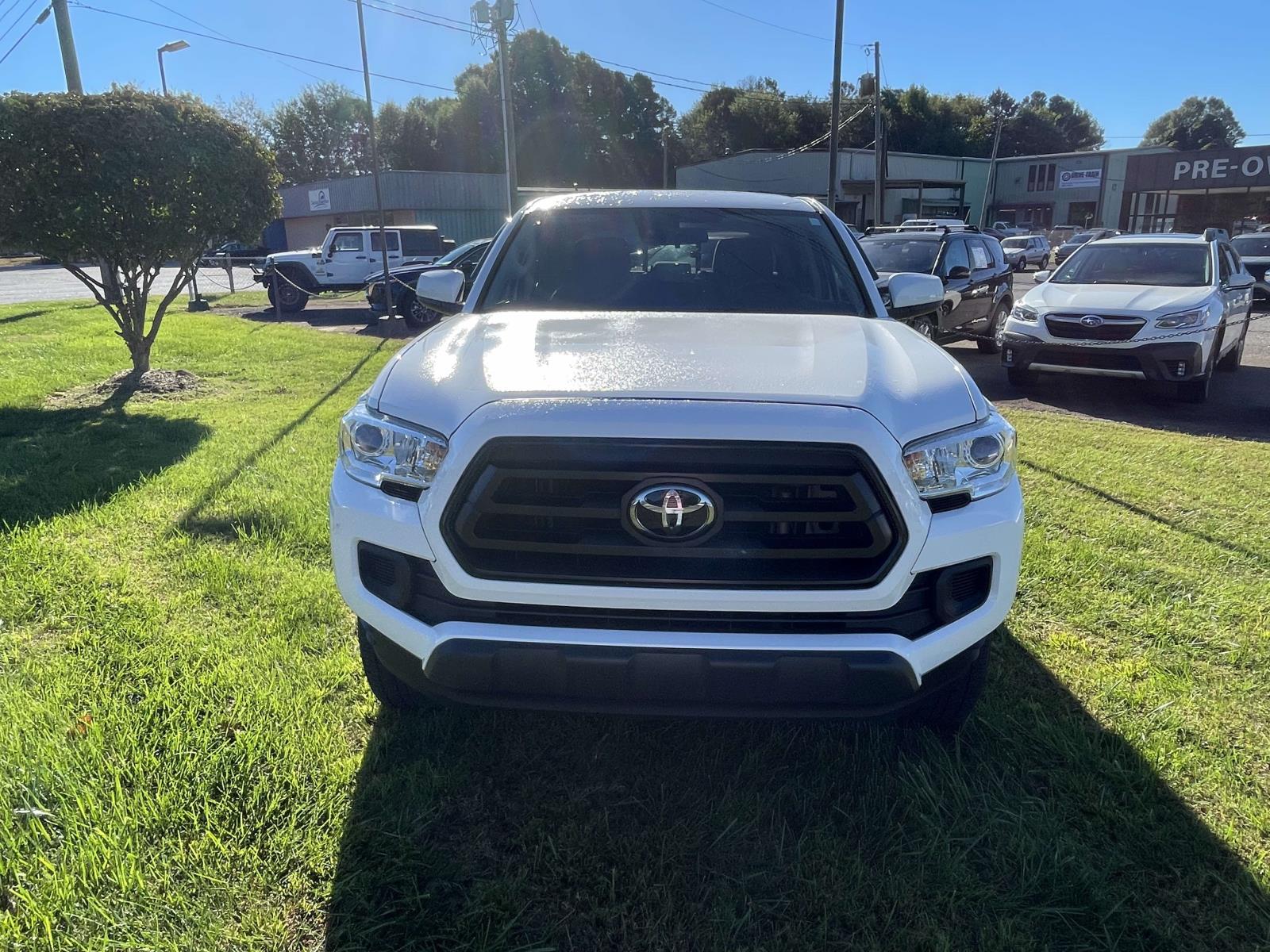 2023 Toyota Tacoma SR Double Cab V6 photo 2