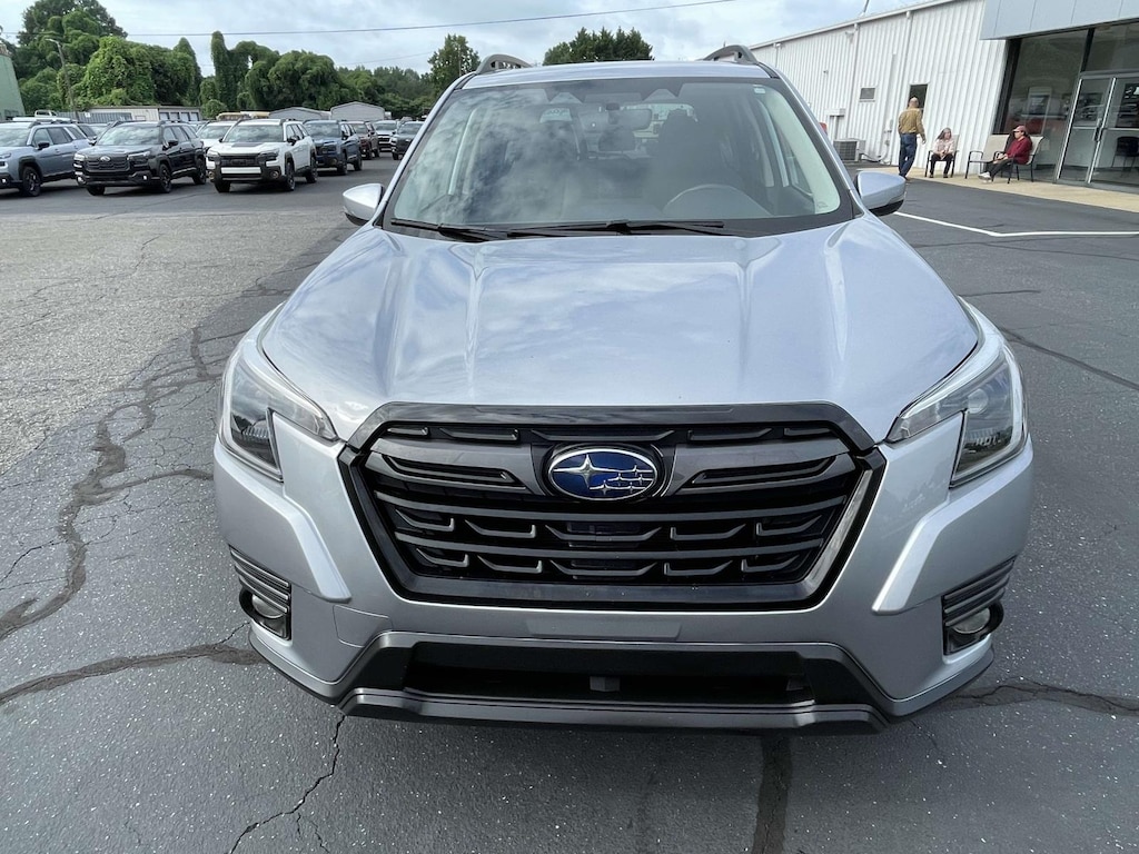 Used 2023 Subaru Forester Limited CVT Sport Utility