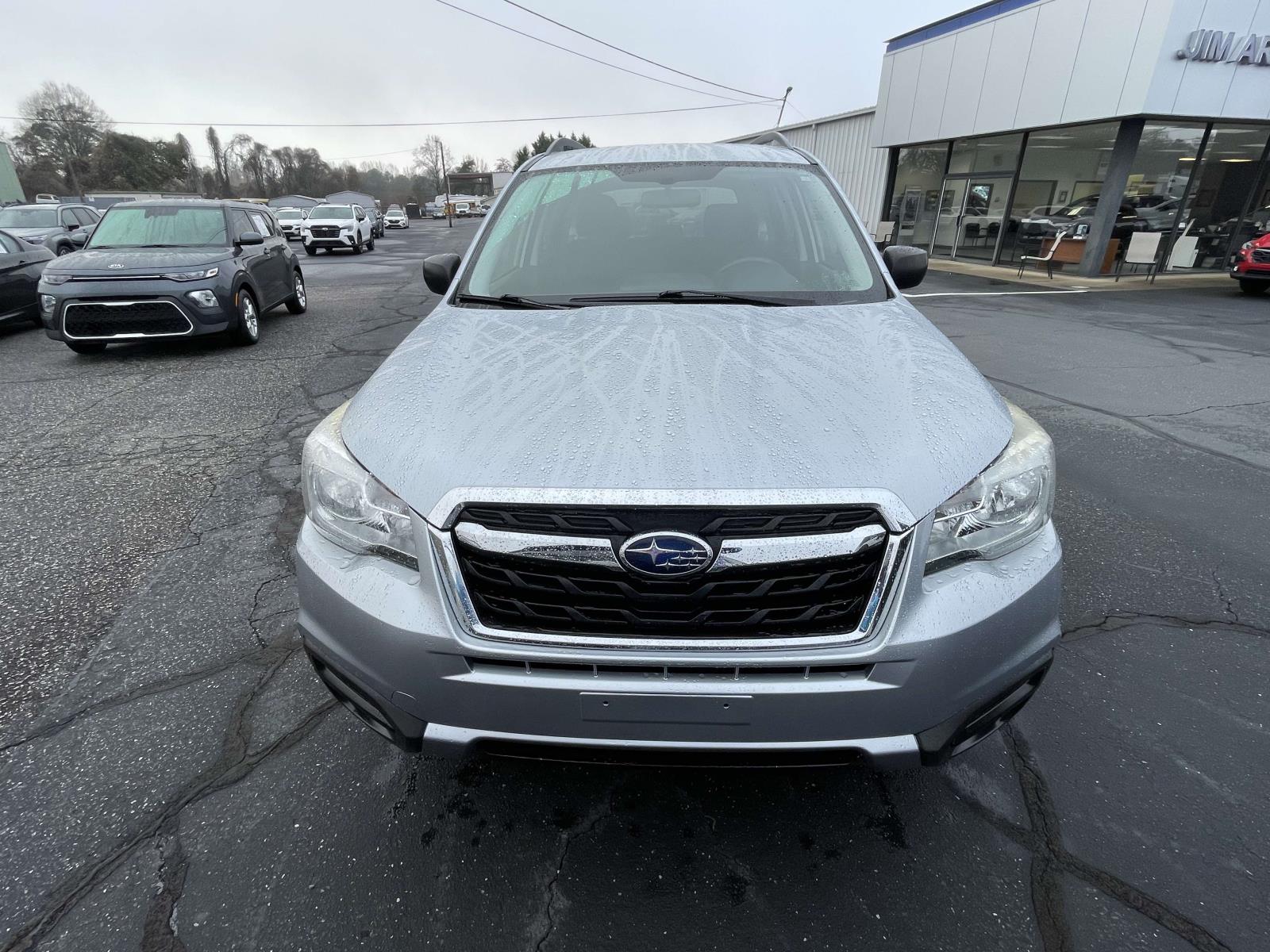 2017 Subaru Forester 2.5i photo 2