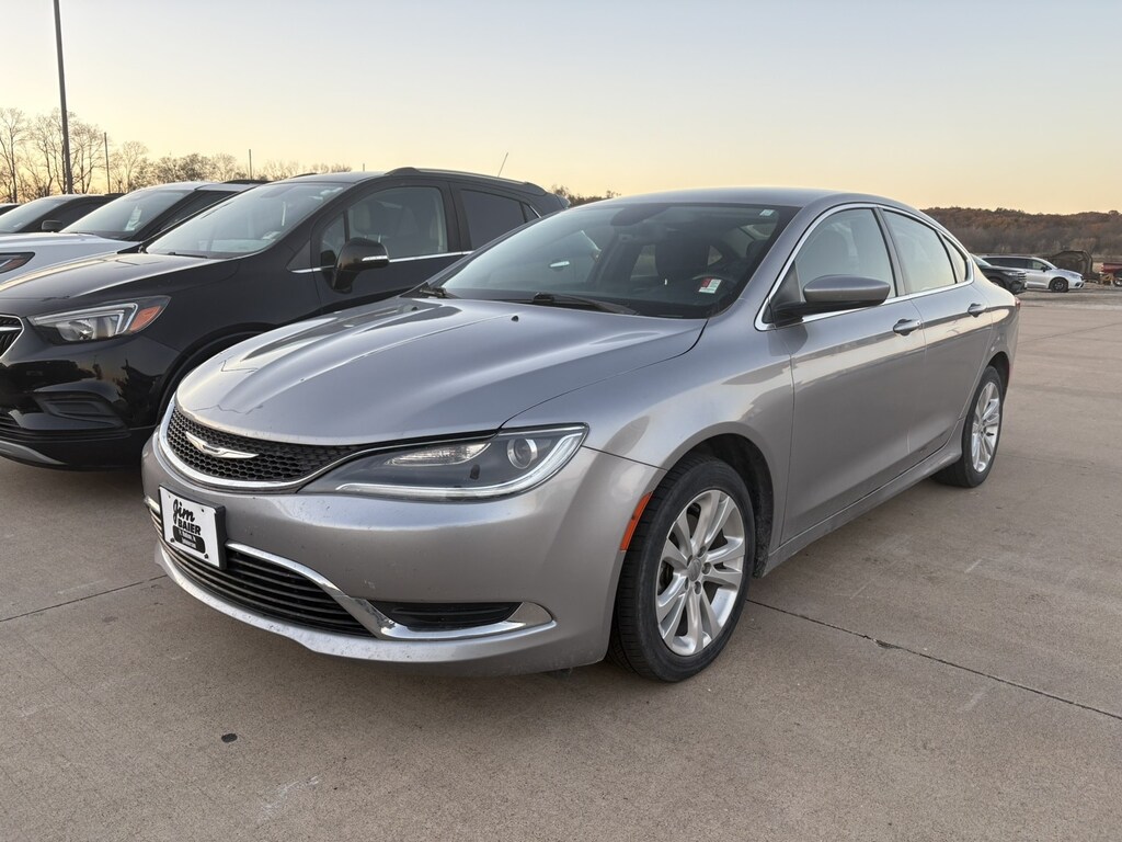 Used 2015 Chrysler 200 Limited Sedan