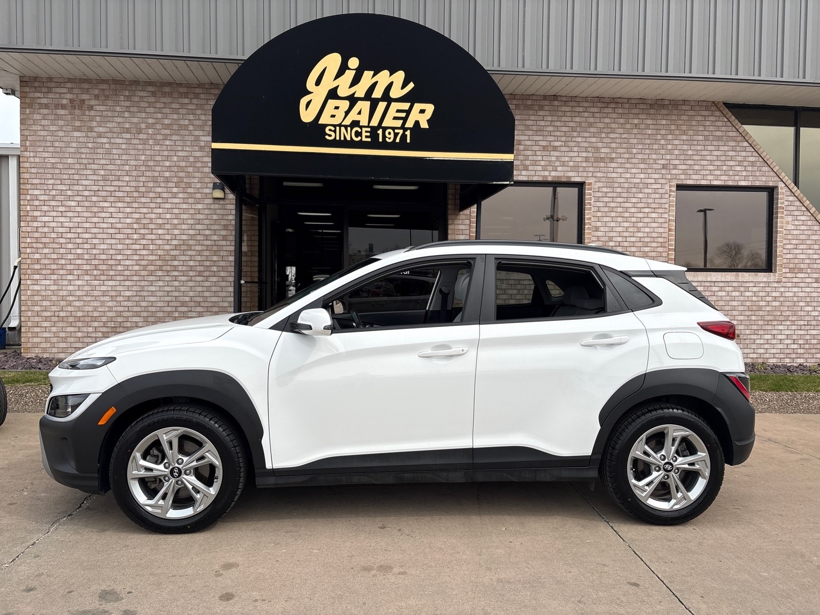 Used 2022 Hyundai Kona SEL with VIN KM8K3CAB5NU903368 for sale in Fort Madison, IA