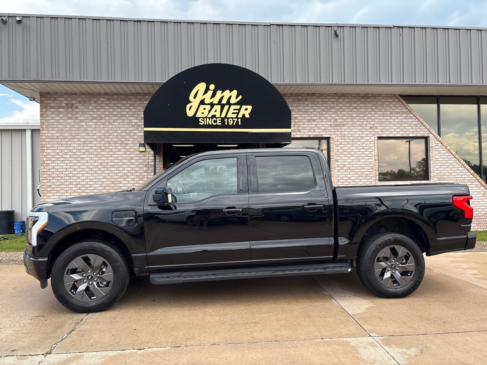 Used 2023 Ford F-150 Lightning Lariat with VIN 1FT6W1EV3PWG48281 for sale in Fort Madison, IA