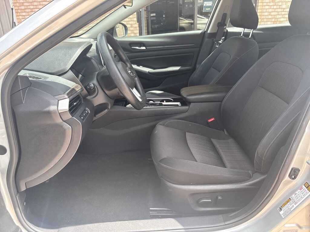 Used 2024 Nissan Altima 2.5 SV Sedan