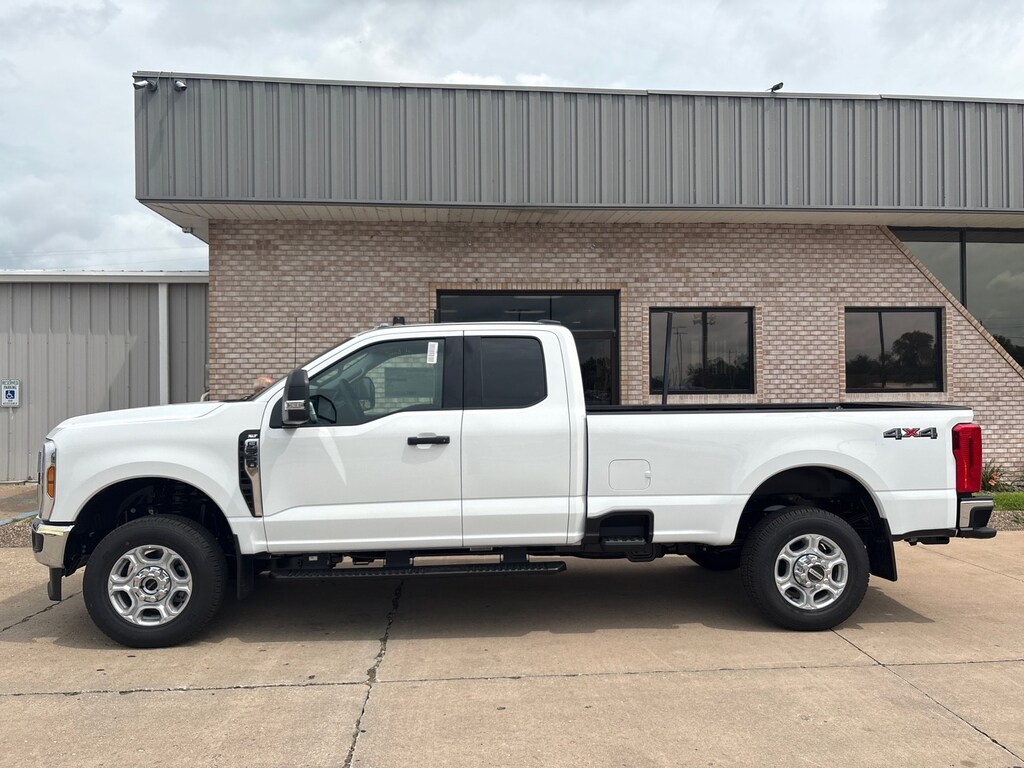 New 2026 Ford Super Duty F-350 SRW XLT Pickup Truck