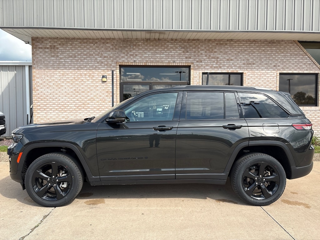 Used 2023 Jeep Grand Cherokee Limited SUV