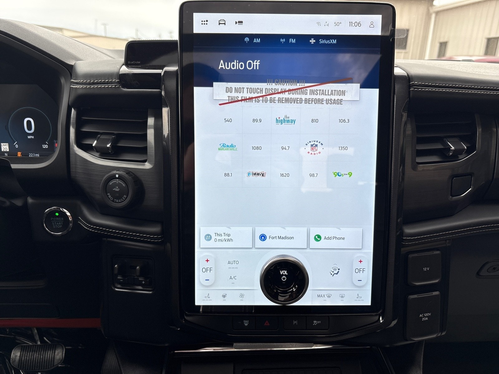 2025 Ford F-150 Lightning Platinum - Photo 19
