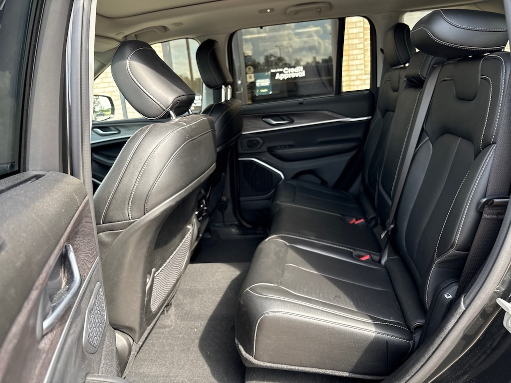 Used 2023 Jeep Grand Cherokee Limited SUV