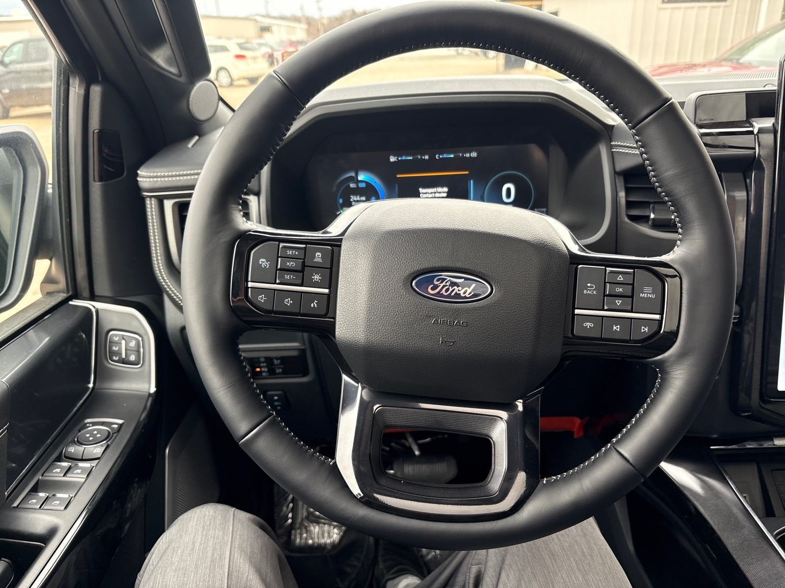 2025 Ford F-150 Lightning Platinum - Photo 16
