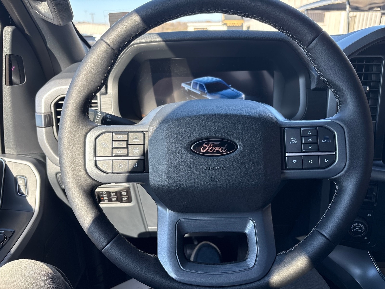 2025 Ford F-150 XLT - Photo 15