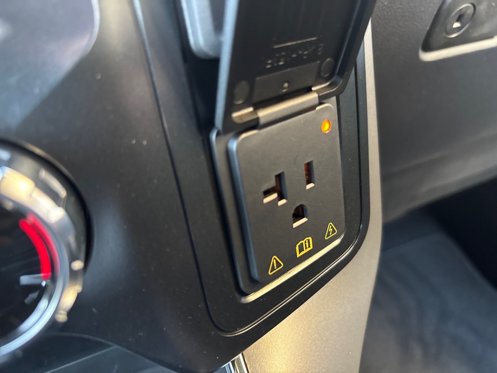 2025 Ford F-150 XLT - Photo 24