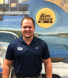 Staff member Derek Neuweg from 1c7cd1c8261e