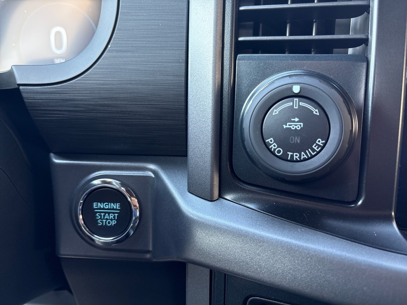 2025 Ford F-150 XLT - Photo 21