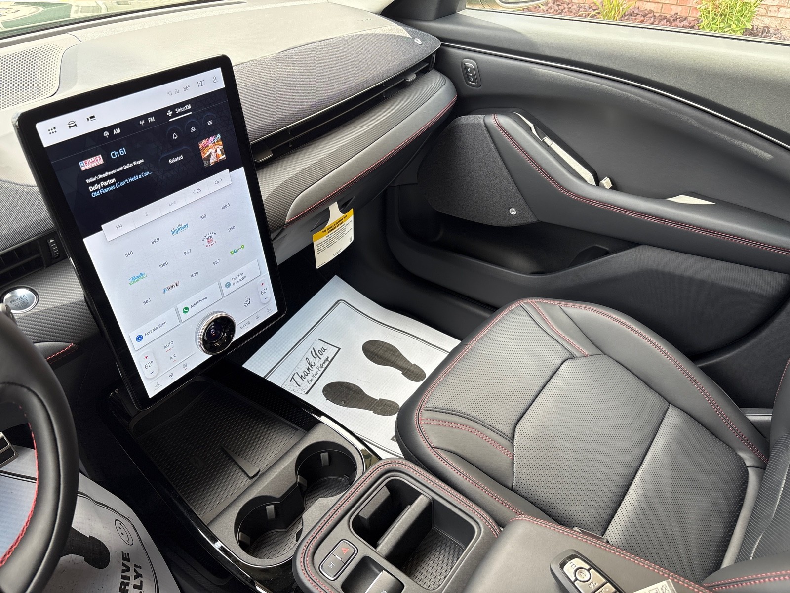 2025 Ford Mustang Mach-E Premium - Photo 14