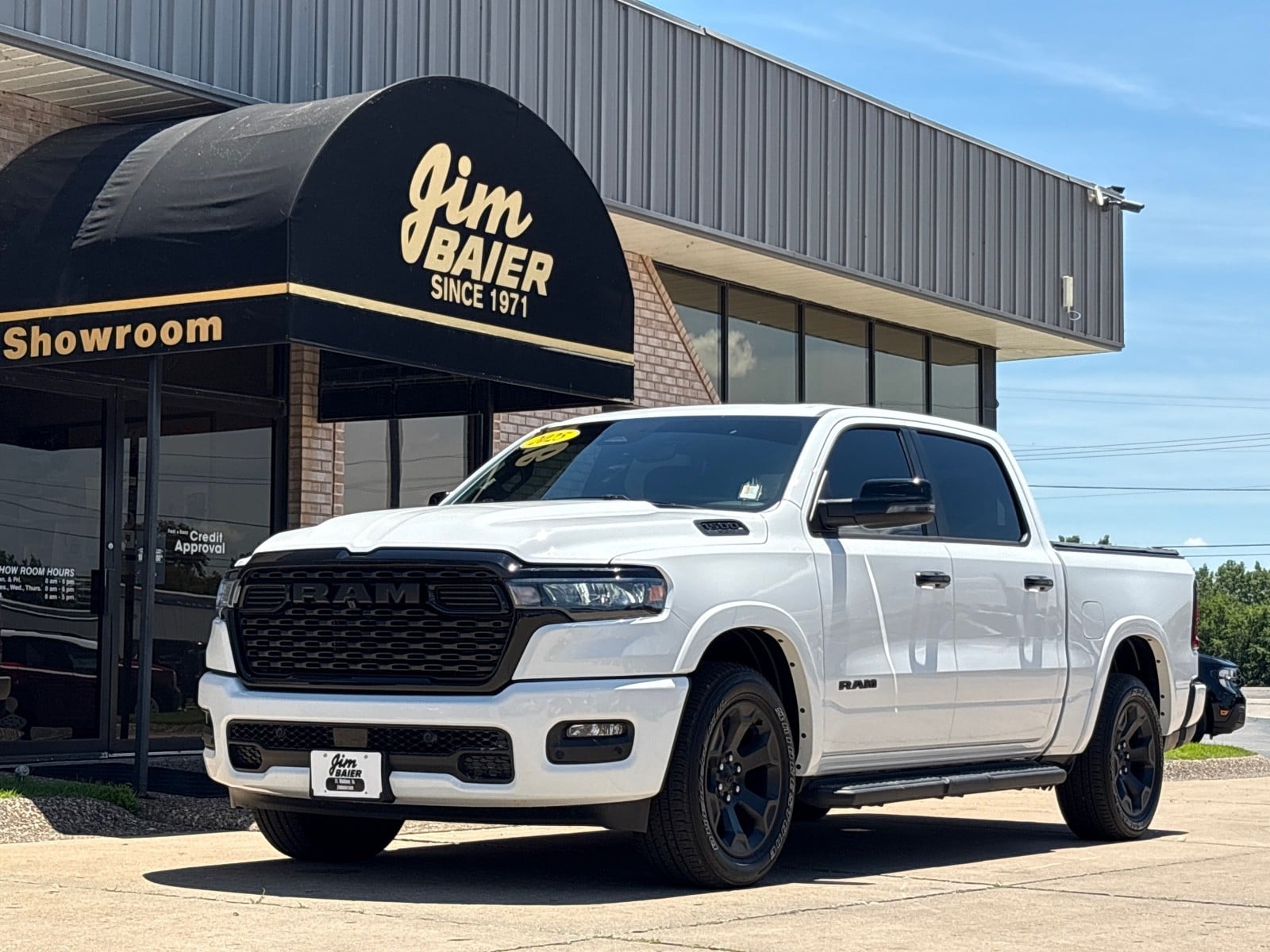 2025 RAM 1500 Big Horn/Lone Star 4x4 Crew Cab 5'7's photo