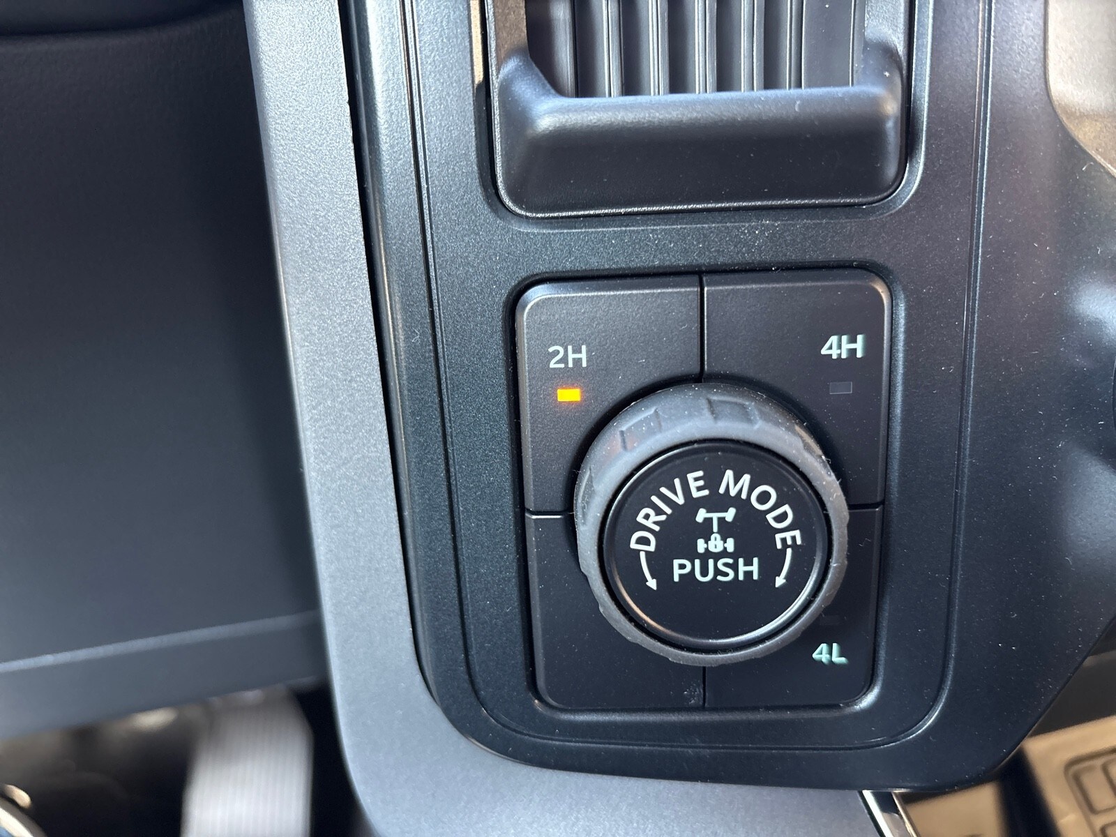2025 Ford F-150 XLT - Photo 20