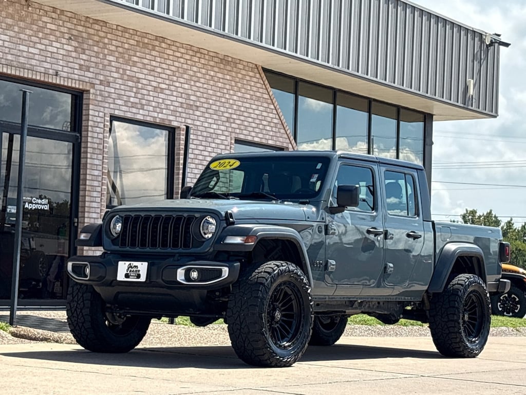 Used 2024 Jeep Gladiator Sport Pickup Truck