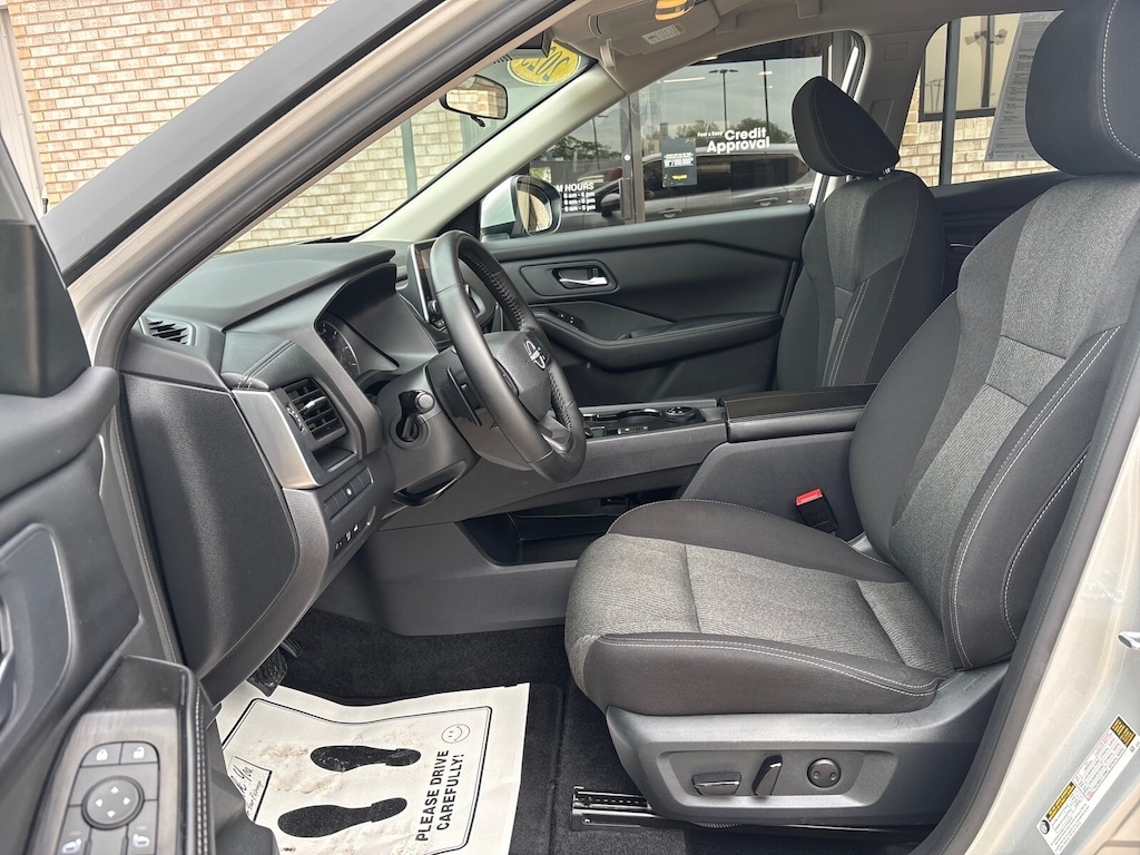 Used 2025 Nissan Rogue SV SUV