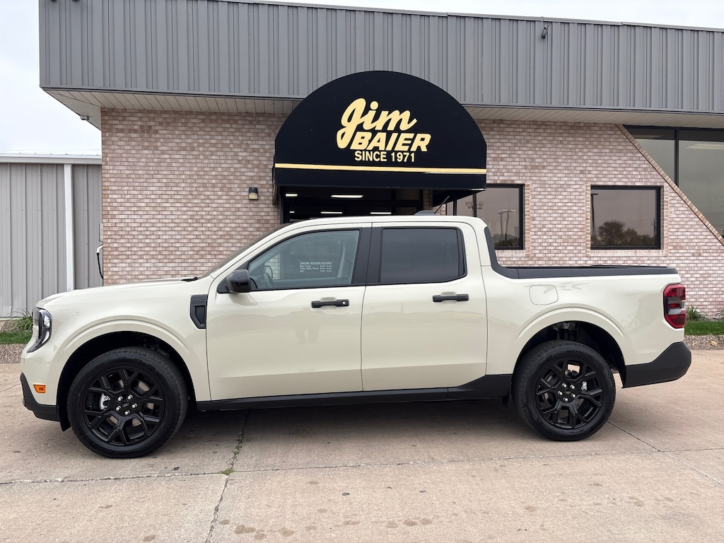 New 2025 Ford Maverick XLT Pickup Truck