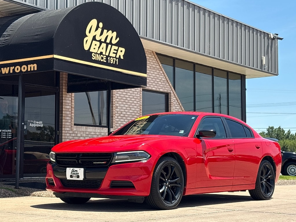Used 2018 Dodge Charger SXT Sedan