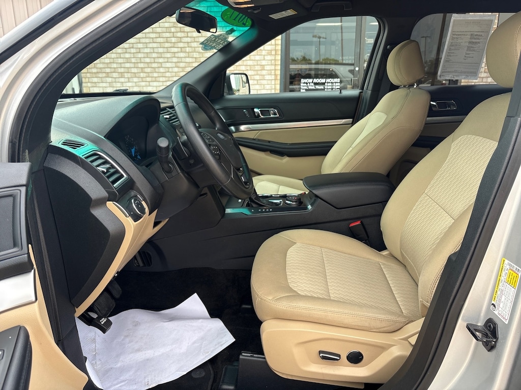 Certified 2017 Ford Explorer Base