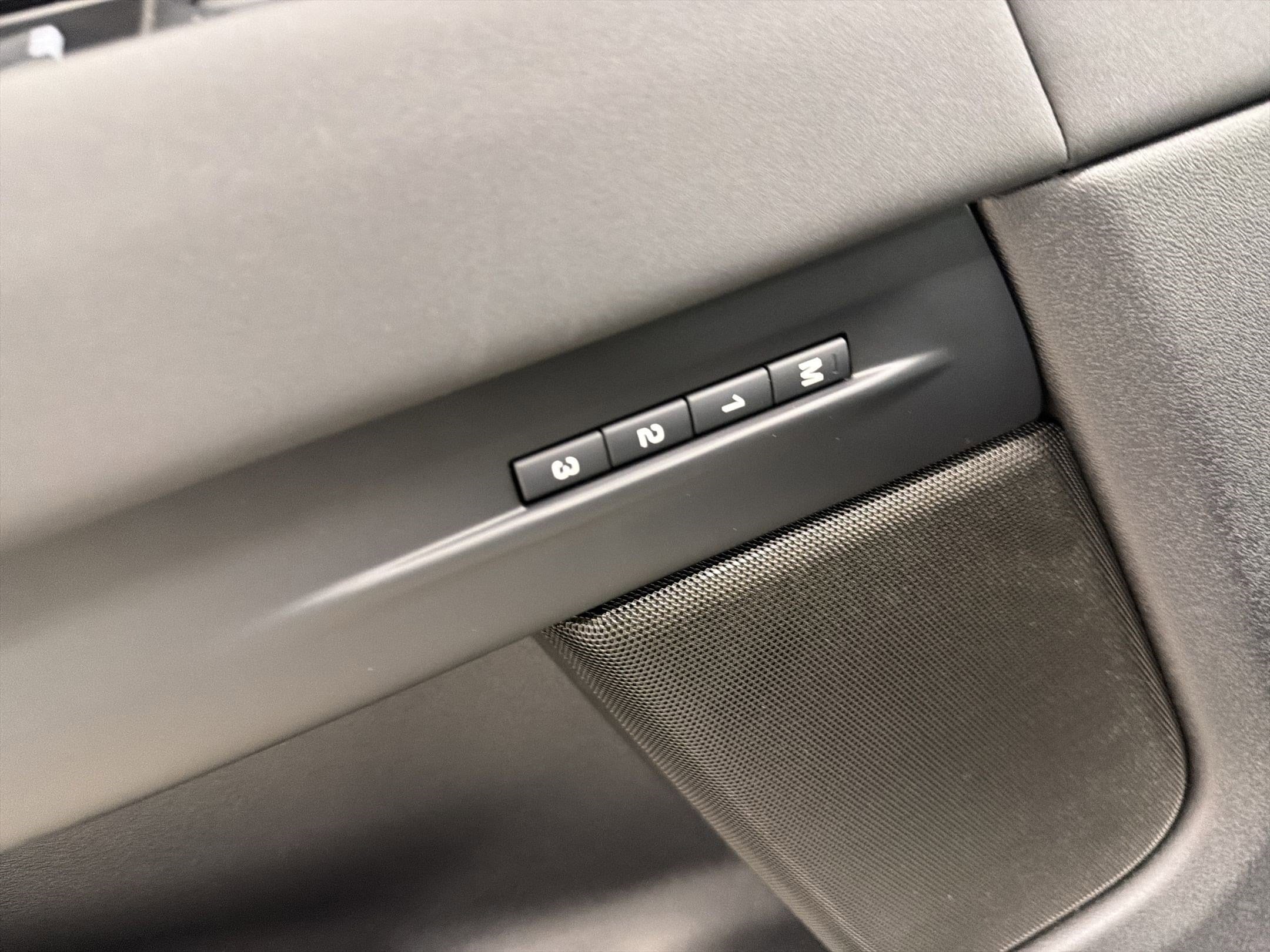 2026 Land Rover Range Rover Evoque Dynamic SE - Photo 20