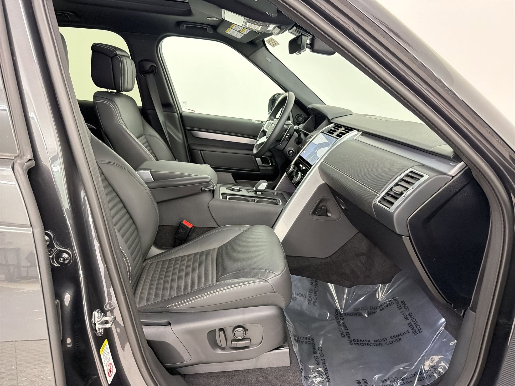 2025 Land Rover Discovery Dynamic SE - Photo 26