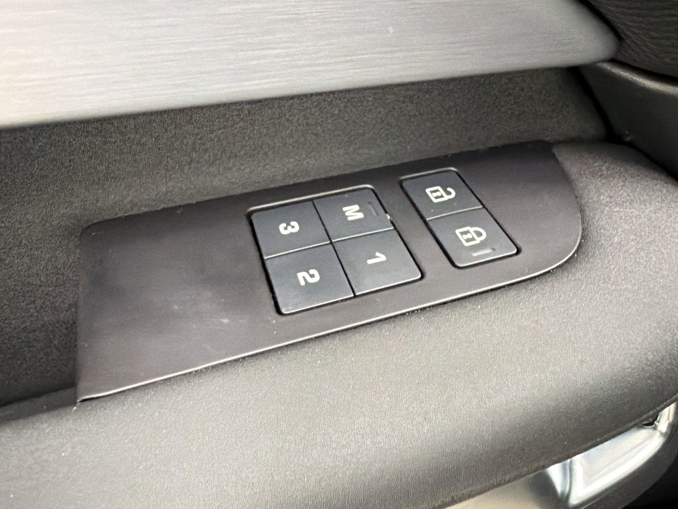 2025 Land Rover Discovery Dynamic SE - Photo 11