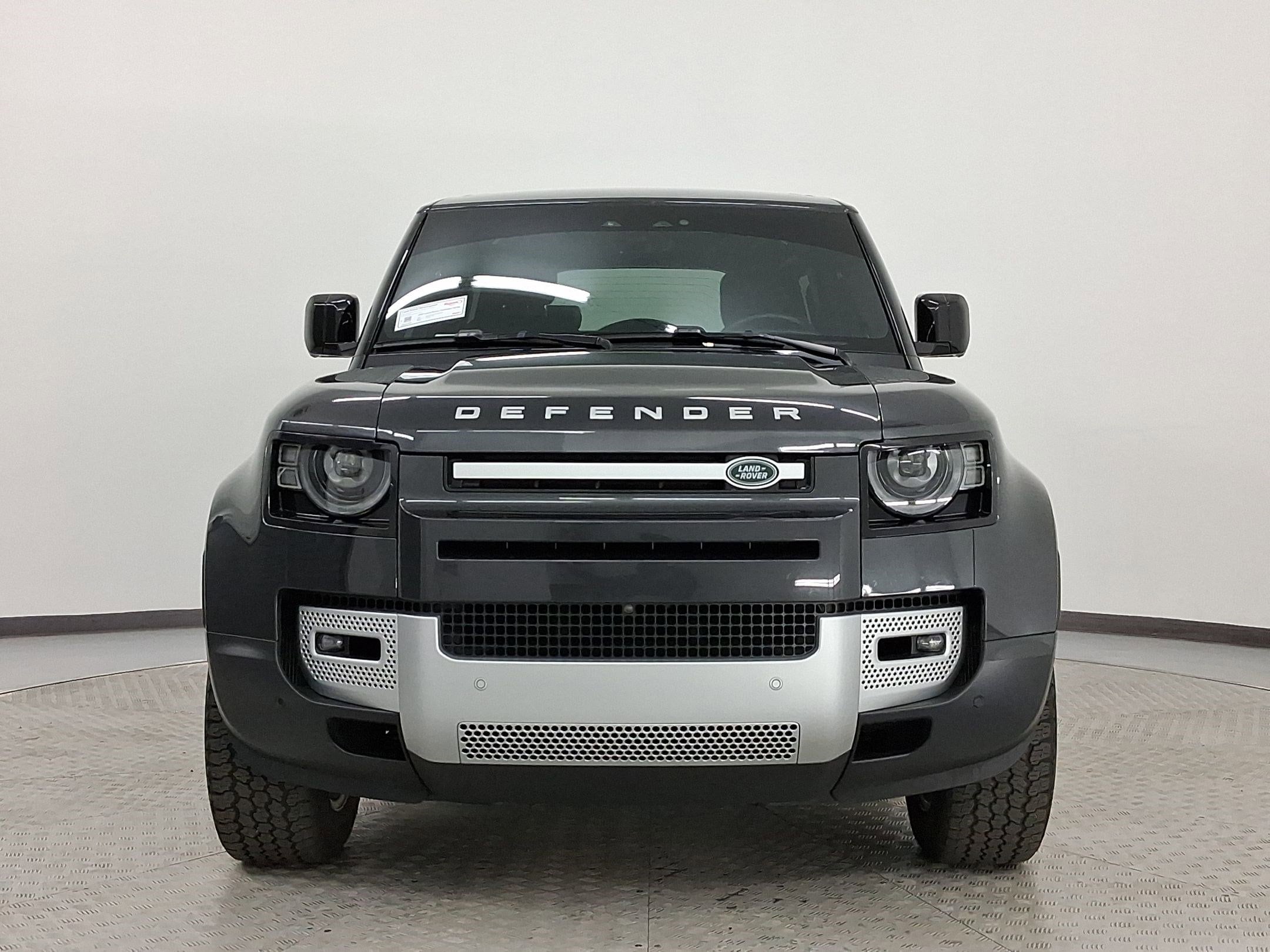 2023 Land Rover Defender 90 SE photo 4