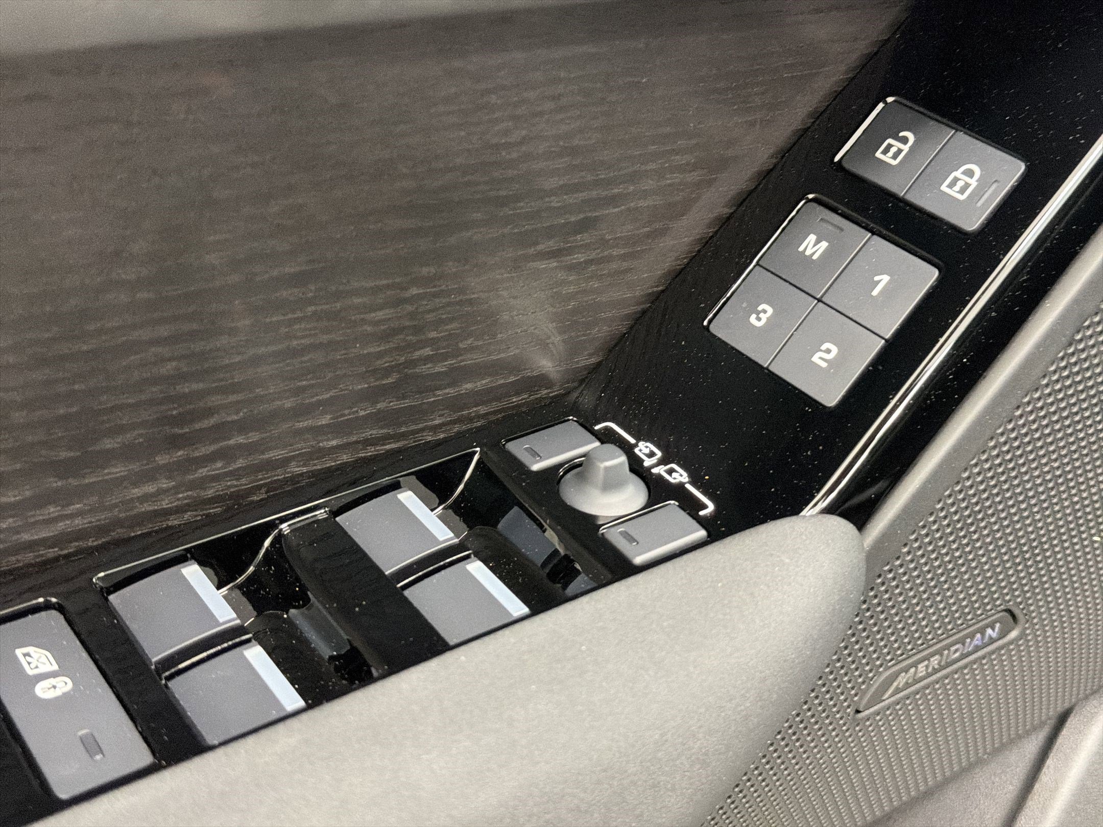 2025 Land Rover Range Rover Velar Dynamic SE - Photo 18