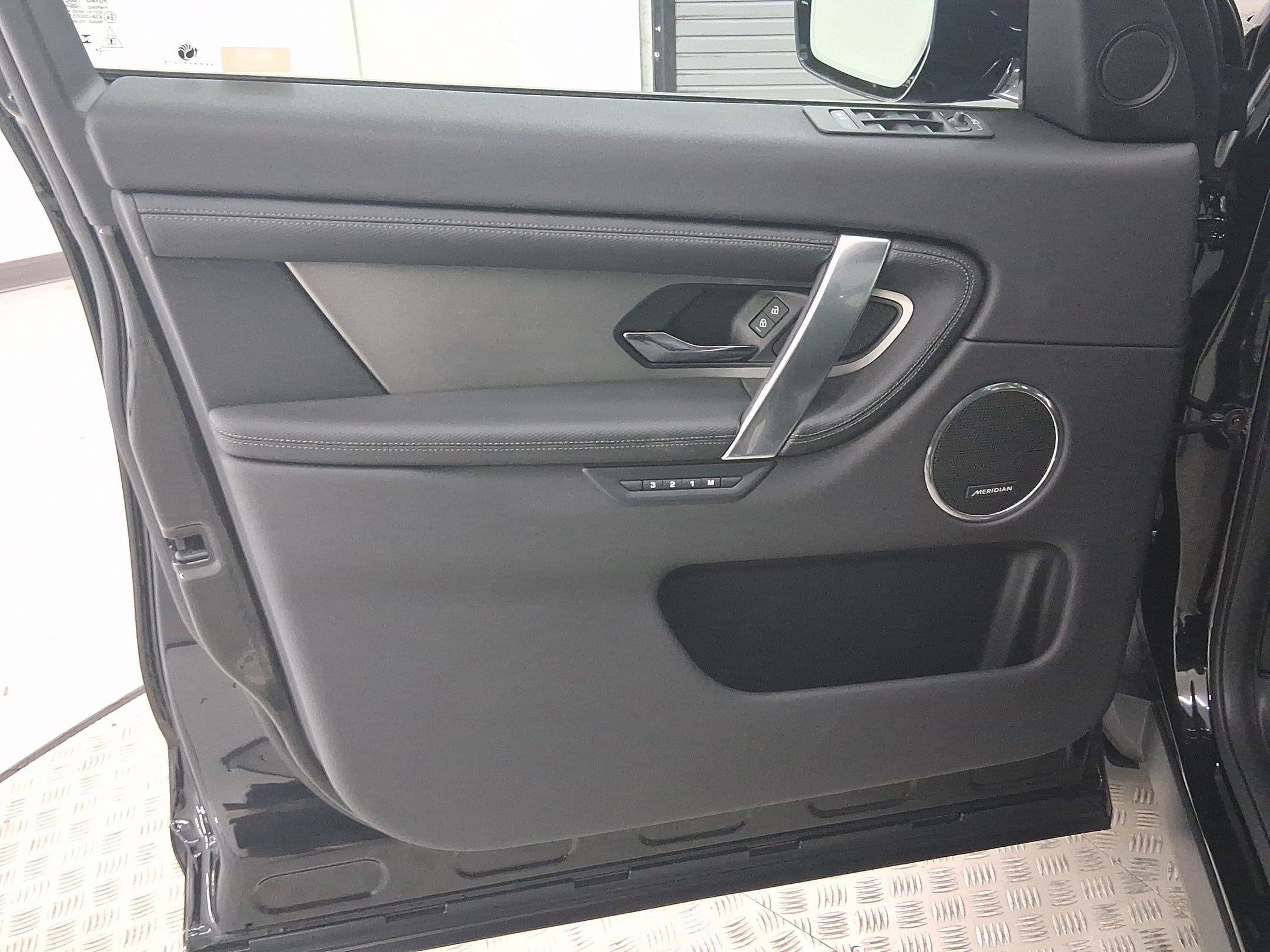 2025 Land Rover Discovery Sport Dynamic SE - Photo 12