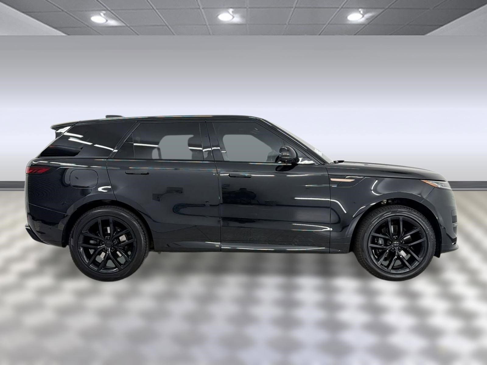 2023 Land Rover Range Rover Sport SE Dynamic photo 3