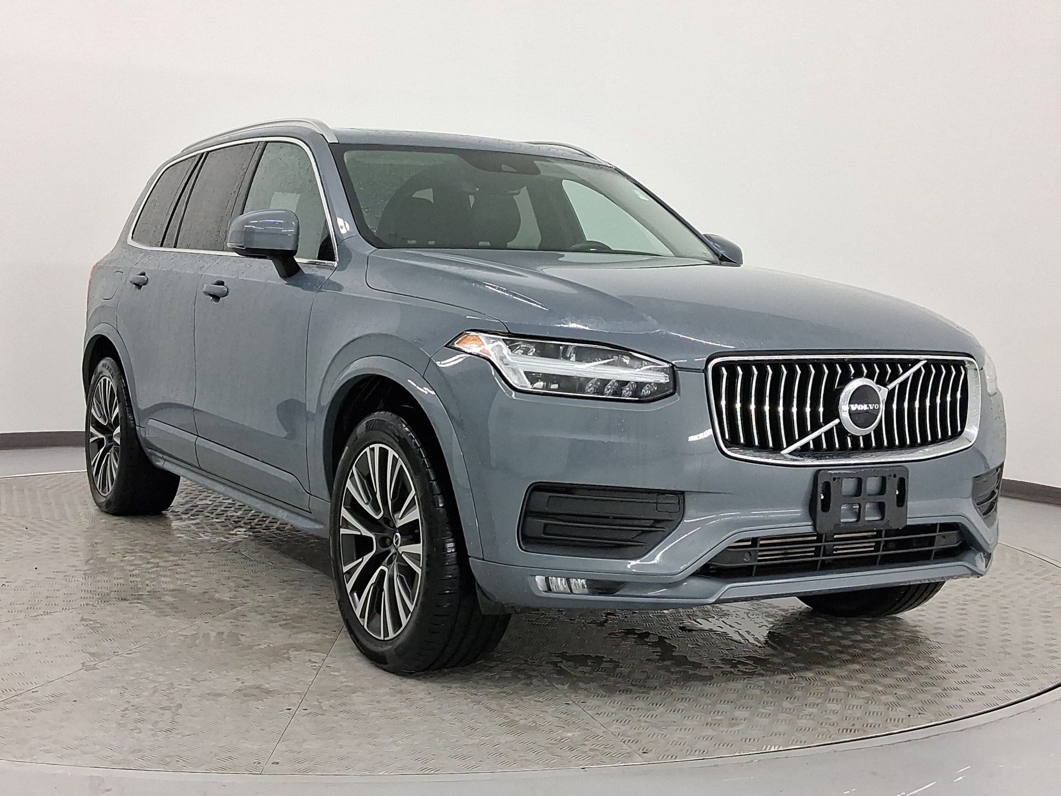 2020 Volvo XC90 T6 Momentum 7 Passenger photo 6