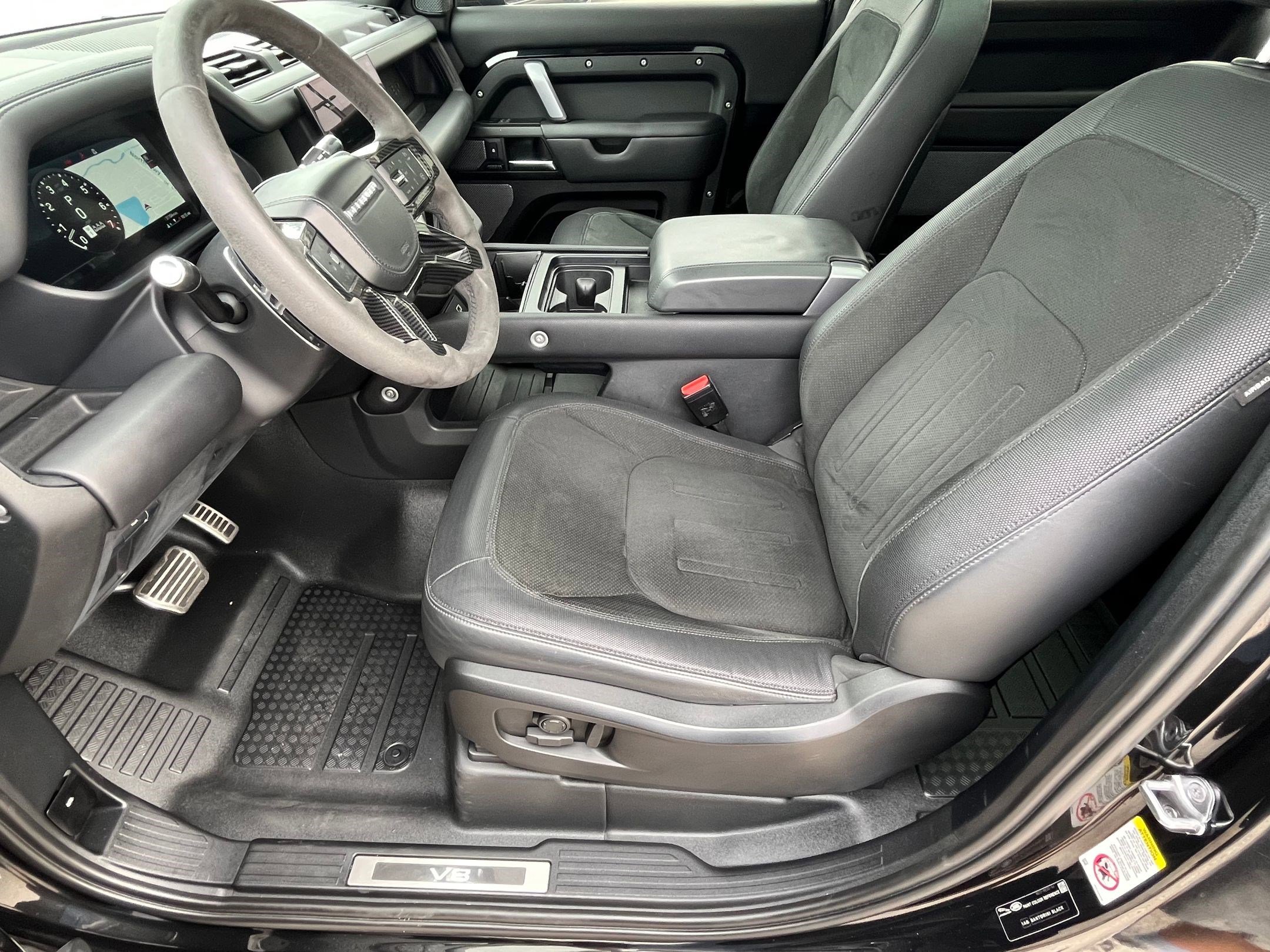 2022 Land Rover Defender V8 photo 4