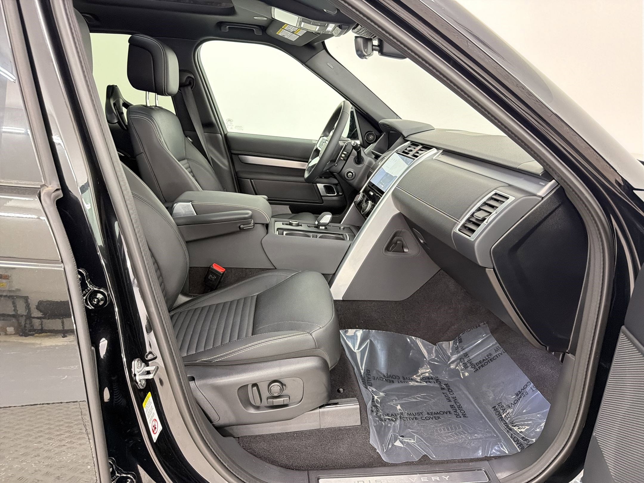 2025 Land Rover Discovery Dynamic SE - Photo 27