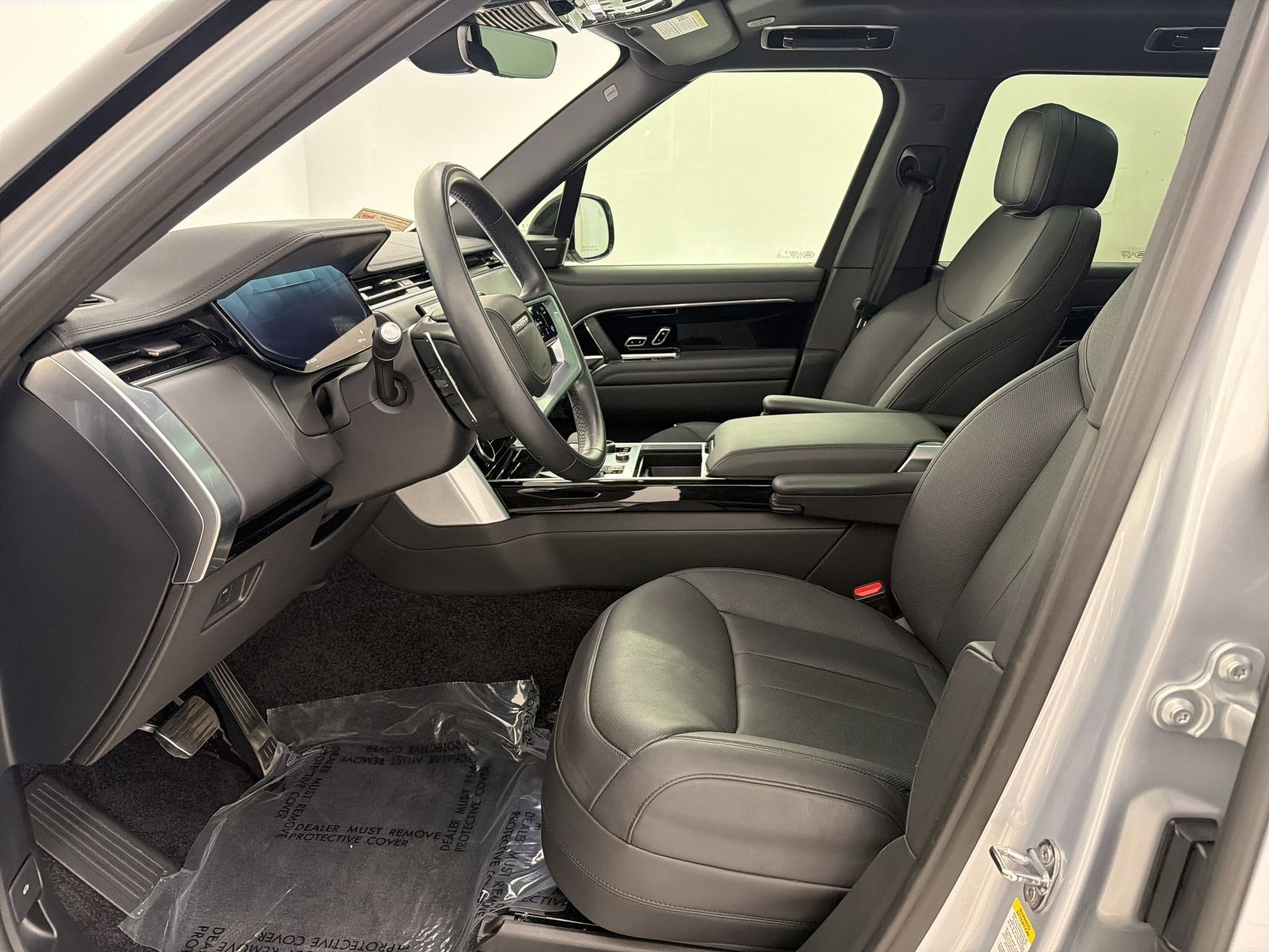 2023 Land Rover Range Rover P400 SE photo 4