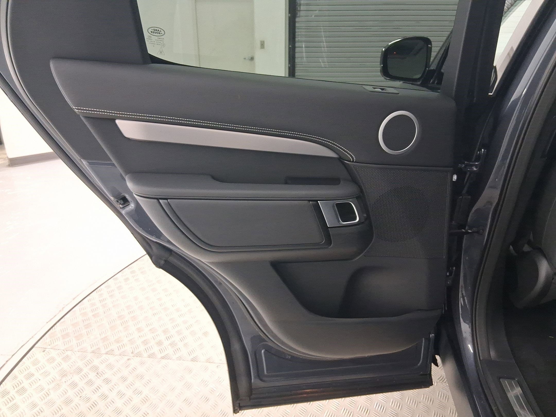 2025 Land Rover Discovery Dynamic SE - Photo 29