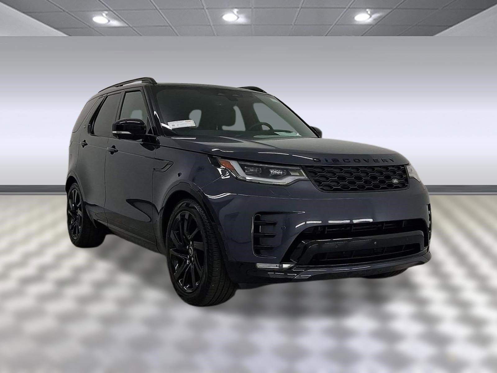 2025 Land Rover Discovery P360 Dynamic SE photo 6