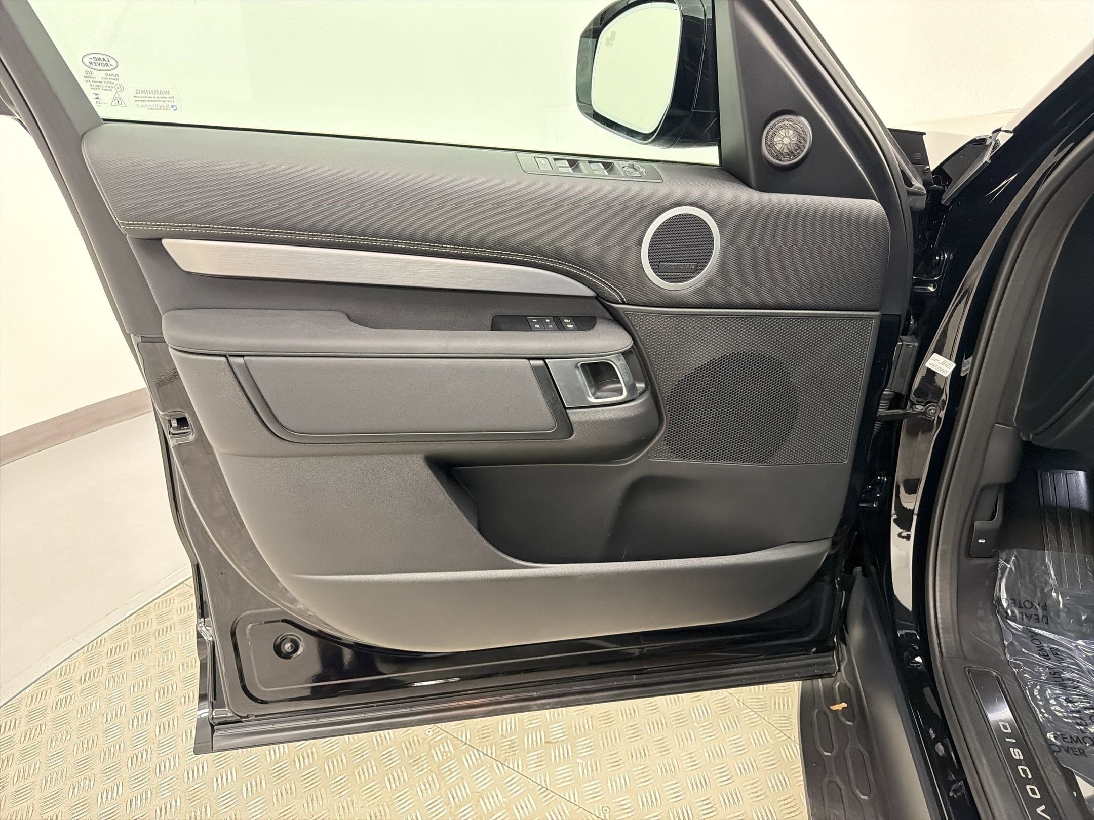 2025 Land Rover Discovery Dynamic SE - Photo 19