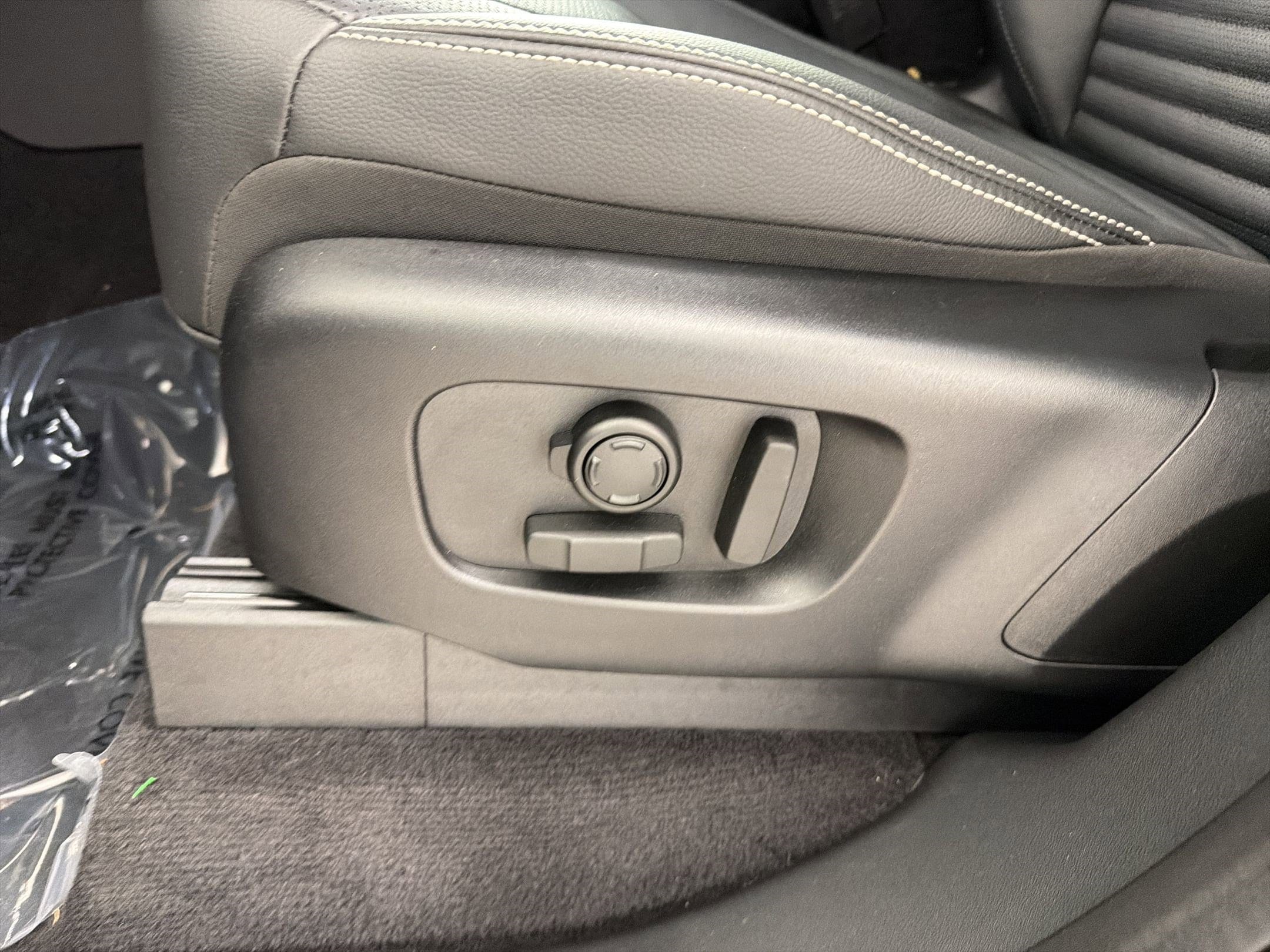 2025 Land Rover Discovery Dynamic SE - Photo 13